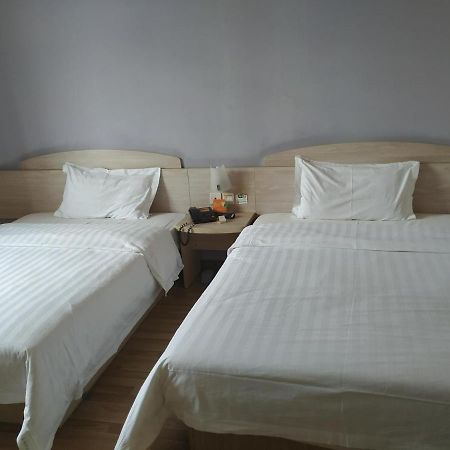 7Days Inn Zhongshan People'S Hospital Holiday Square Εξωτερικό φωτογραφία