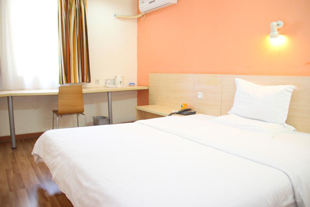 7Days Inn Zhongshan People'S Hospital Holiday Square Εξωτερικό φωτογραφία