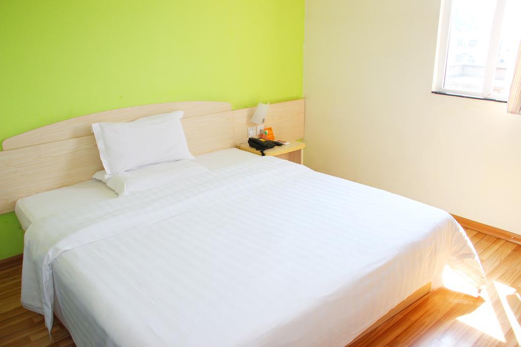 7Days Inn Zhongshan People'S Hospital Holiday Square Εξωτερικό φωτογραφία