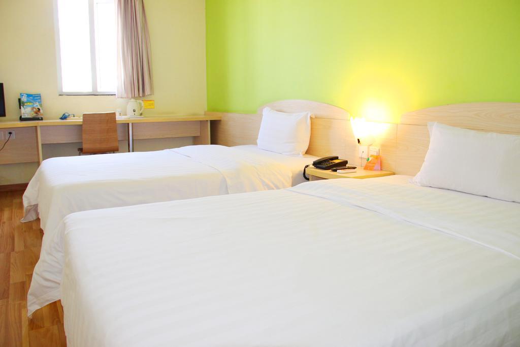 7Days Inn Zhongshan People'S Hospital Holiday Square Εξωτερικό φωτογραφία