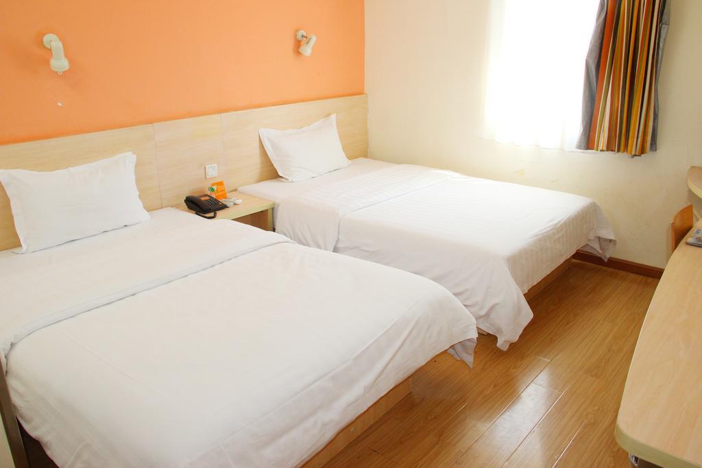 7Days Inn Zhongshan People'S Hospital Holiday Square Εξωτερικό φωτογραφία